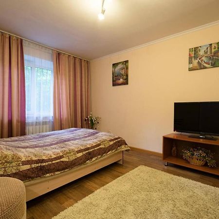 Apartment Nadezhda At Zheltoskan 77/79 Ałma Ata Zewnętrze zdjęcie