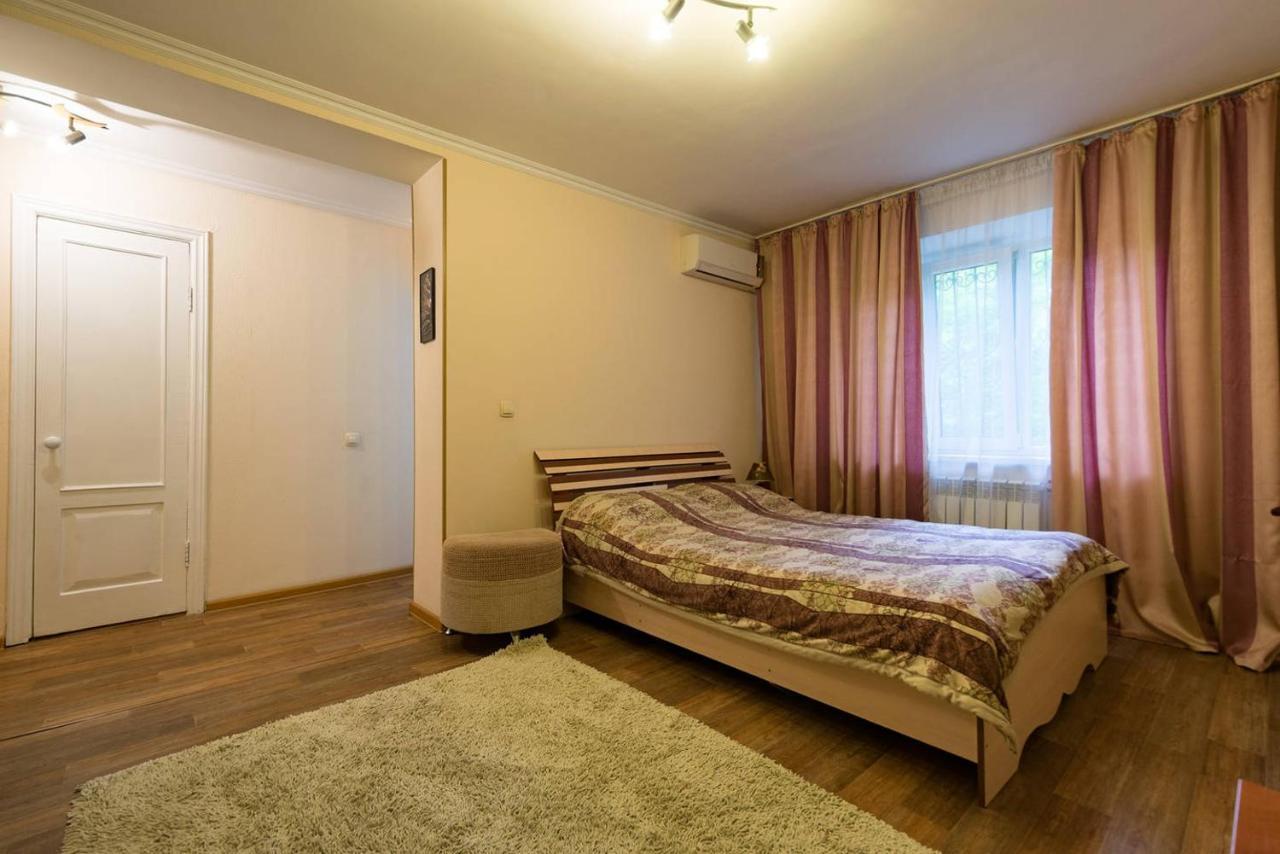 Apartment Nadezhda At Zheltoskan 77/79 Ałma Ata Zewnętrze zdjęcie