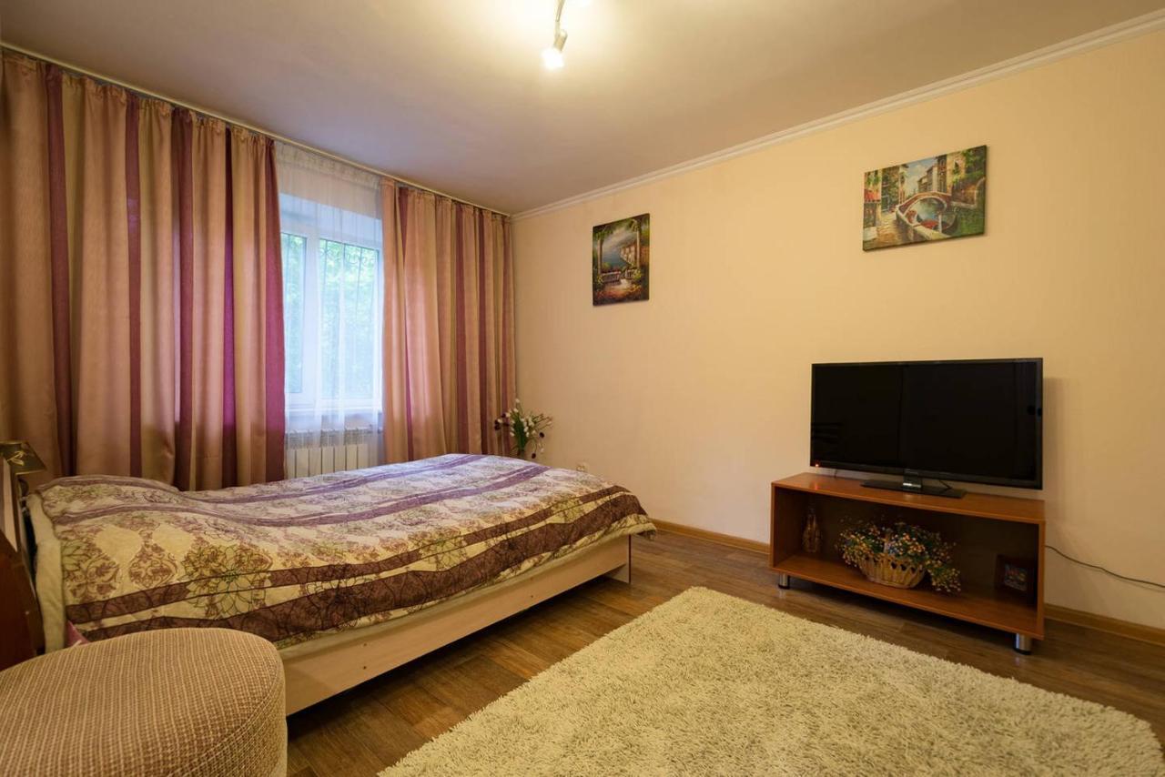 Apartment Nadezhda At Zheltoskan 77/79 Ałma Ata Zewnętrze zdjęcie