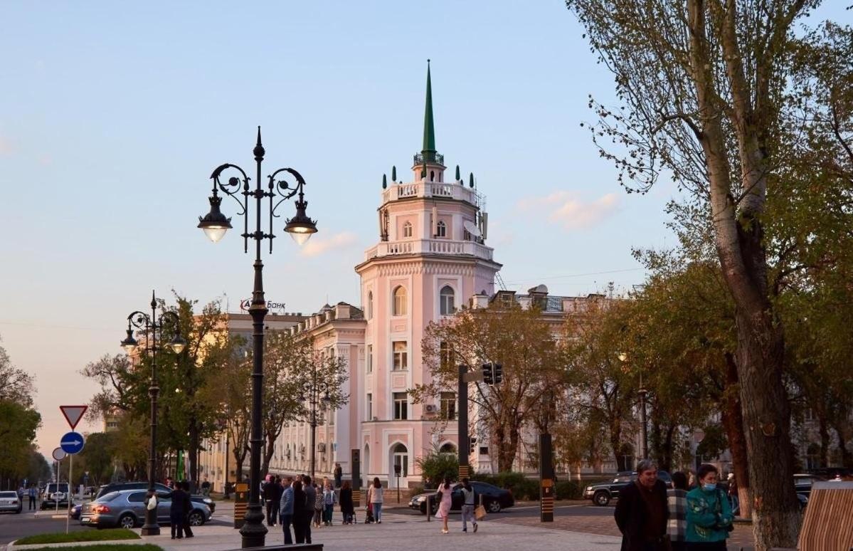 Apartment Nadezhda At Zheltoskan 77/79 Ałma Ata Zewnętrze zdjęcie