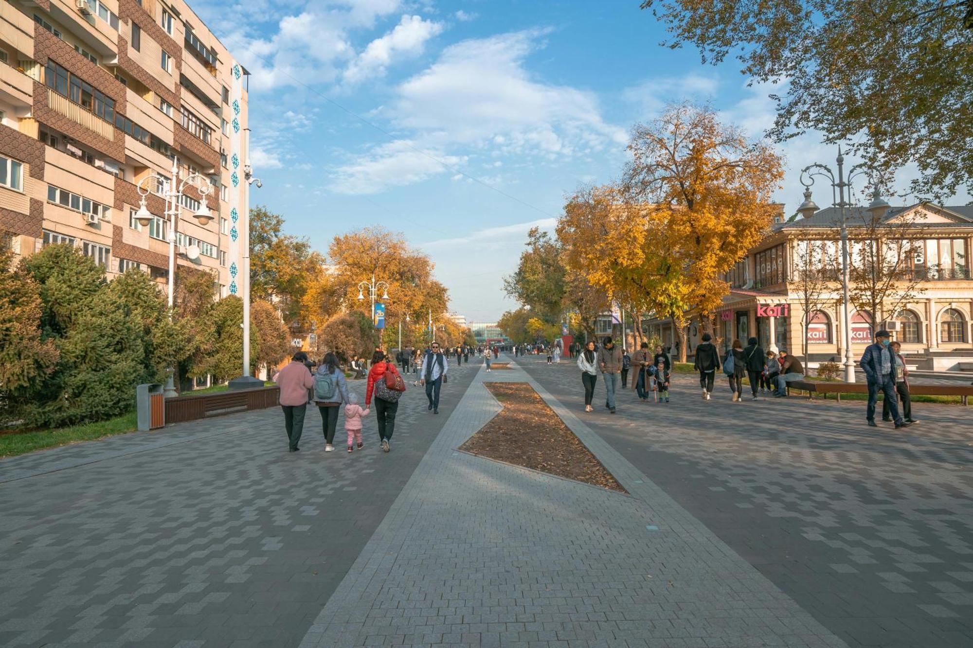 Apartment Nadezhda At Zheltoskan 77/79 Ałma Ata Zewnętrze zdjęcie